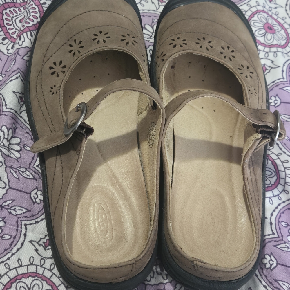 Keen Brown Mary Jane Flats - Picture 10 of 12